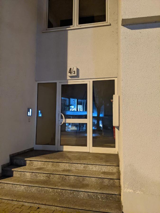 Cozy Apartment With Parking Garage Near Outlet Metzingen  Extérieur photo